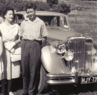 Illustration for article titled my dad's first car - FB Holden